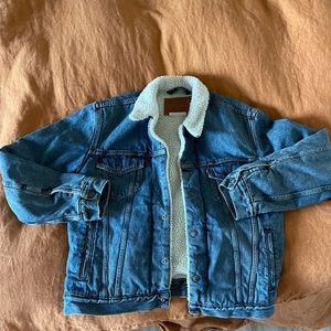 Levi’s EX-BOYFRIEND SHERPA TRUCKER JACKET